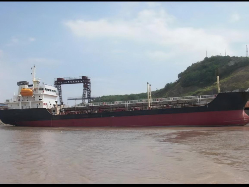 Нефтеналивной танкер 3400 тонн 2012 CCS Нефтеналивной танкер 3400 тонн 2012 CCS