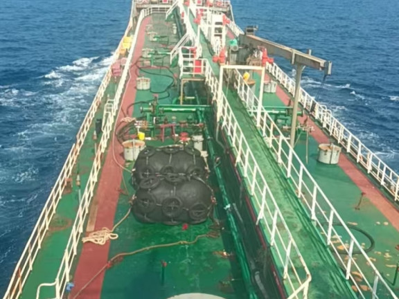 Танкер для перевозки нефтепродуктов 5470 тонн (Китай, 2004, OTHER)